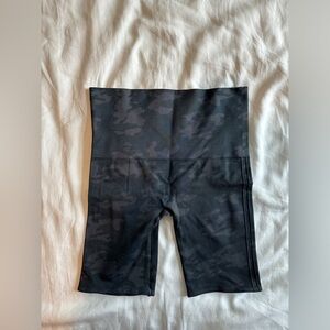 SPANX biker shorts - camo size Large